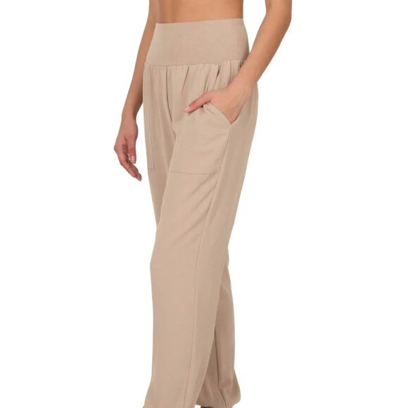 Zenana Outfitters Pants - NWT taupe joggers